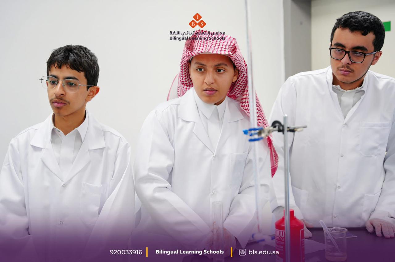 مدارس التعلم ثنائي اللغة تستضيف التدريب العملي لطلاب المرحلة النهائية من أولمبياد “نسمو”